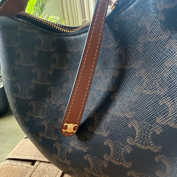 CELINE TEEN LULU IN TRIOMPHE NWT - tag, dustbag, and box from Celine boutique! - Picture 6 of 15